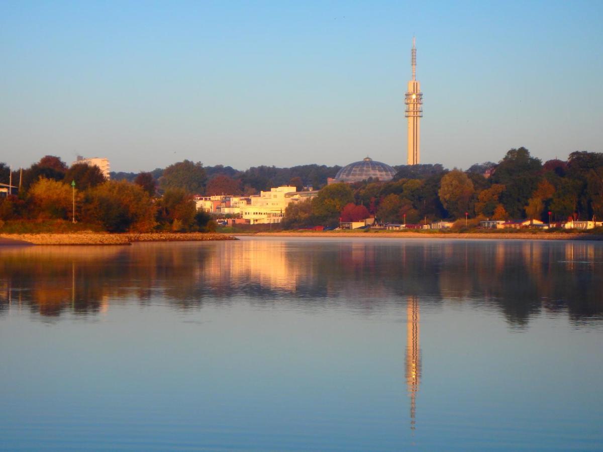 Отель Drijfpaleis Арнем Экстерьер фото